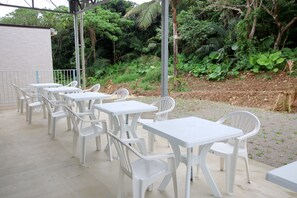 Hiên