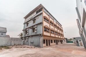 Exterior - Hotel O Eden Guest House (Depok)