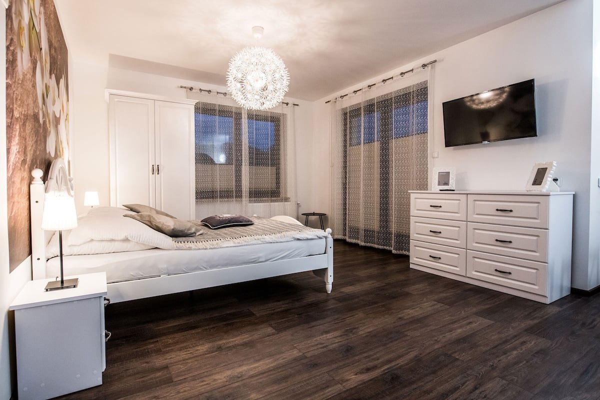 Departamento | 1 habitación, decoración personalizada y muebles diferentes
