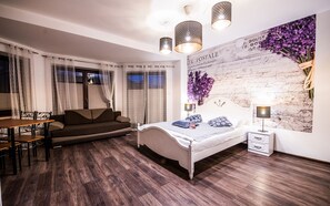 Deluxe Double Room | Individually decorated, individually furnished, free WiFi, bed sheets - Willa Galantowka (Zakopane)