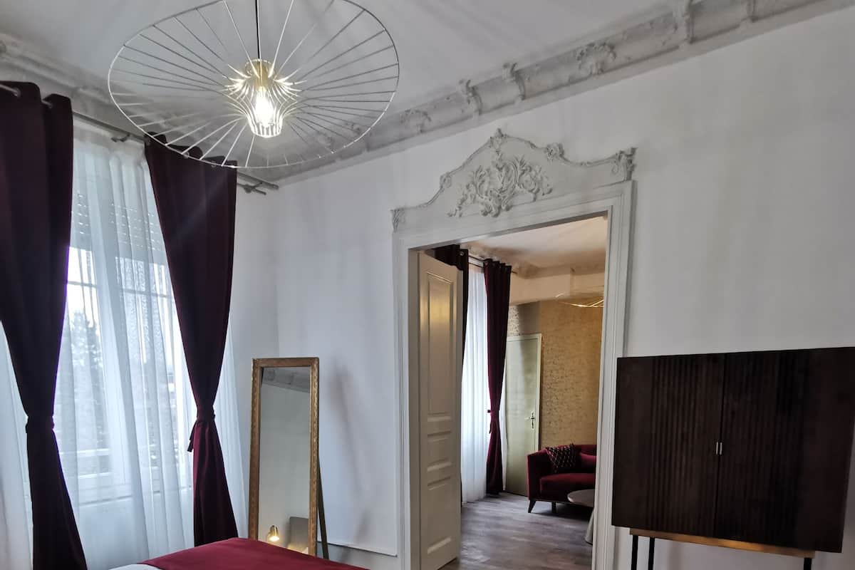 Golden Suite (4) | 1 bedroom, premium bedding, in-room safe, individually decorated