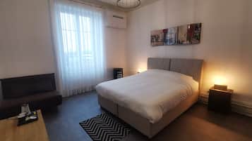 Suite (8) | Luxe beddengoed, een kluis op de kamer, individueel gedecoreerd