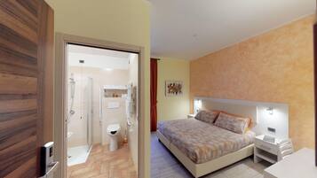 Desk, soundproofing, free WiFi, bed sheets