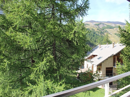 Cozy studio with balcony near the slopes