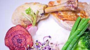 Free daily self-service breakfast  - Vert Lodge Chamonix (Chamonix-Mont-Blanc)