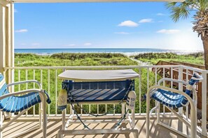 Property grounds - Bright Beach Condo, Oceanfront Pool, Picnic Area | Crescent Sands WH - G1 (North Myrtle Beach)