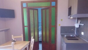 Junior Suite | Private kitchenette | Fridge, oven, stovetop, toaster - Terre Di Creta Per Sognare (Santa Luce)