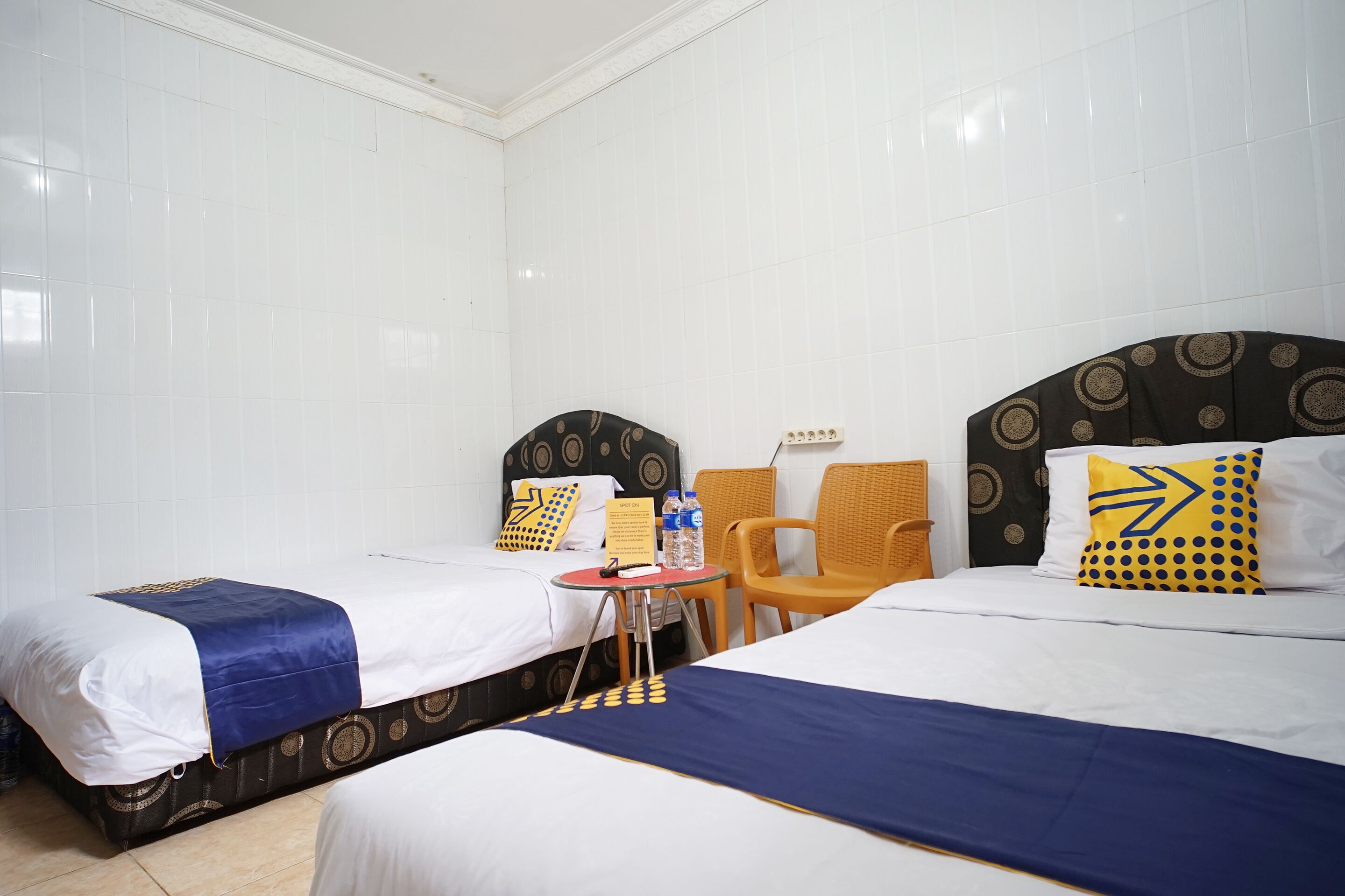 standard twin room | free wifi, bed sheets