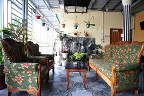 Lobby lounge - SPOT ON 1854 Sepinggan Asri Syariah Guesthouse (Balikpapan)