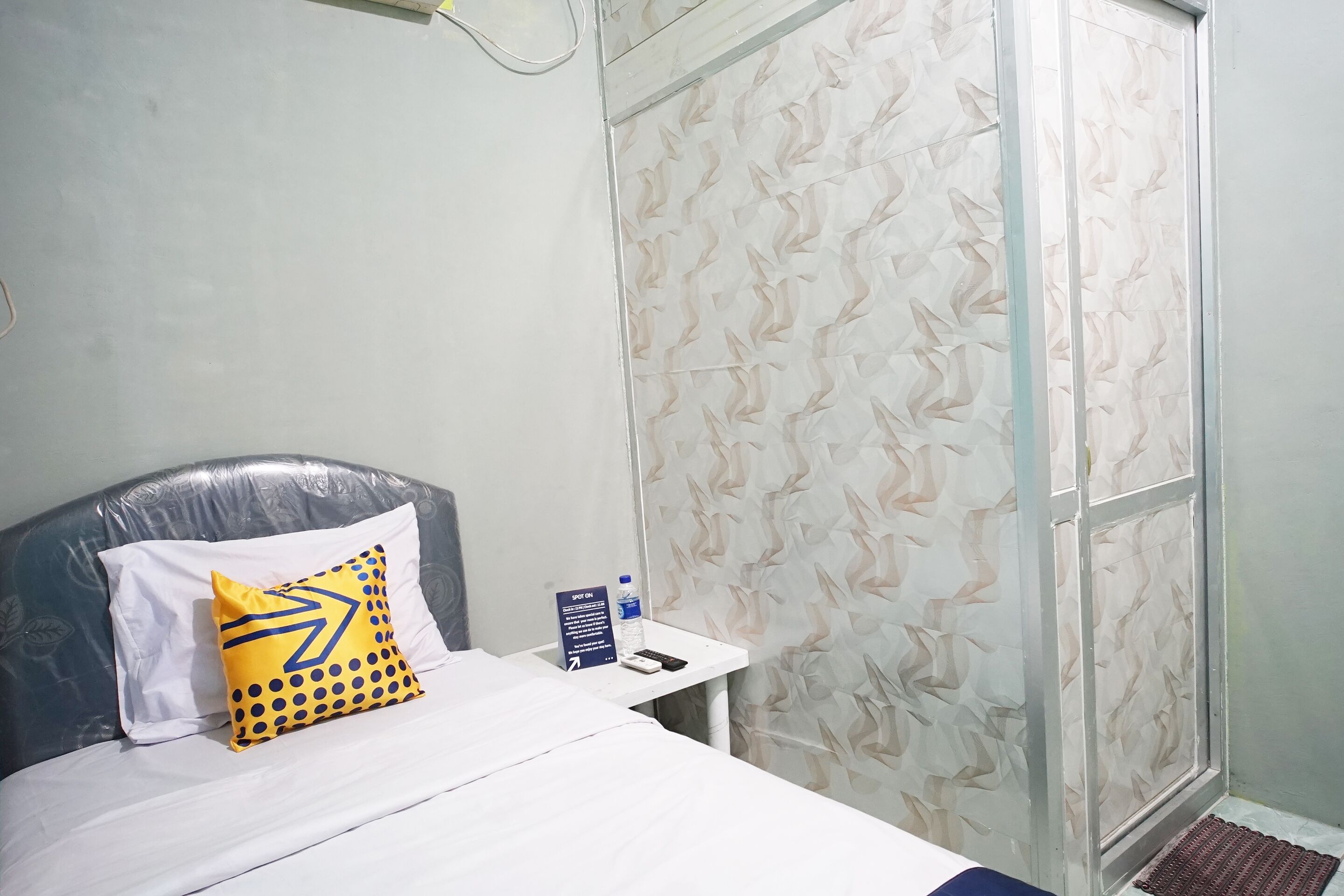 standard single room | free wifi, bed sheets