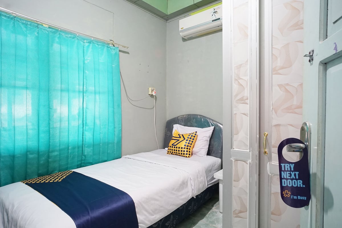 Standard Single Room | Free WiFi, bed sheets