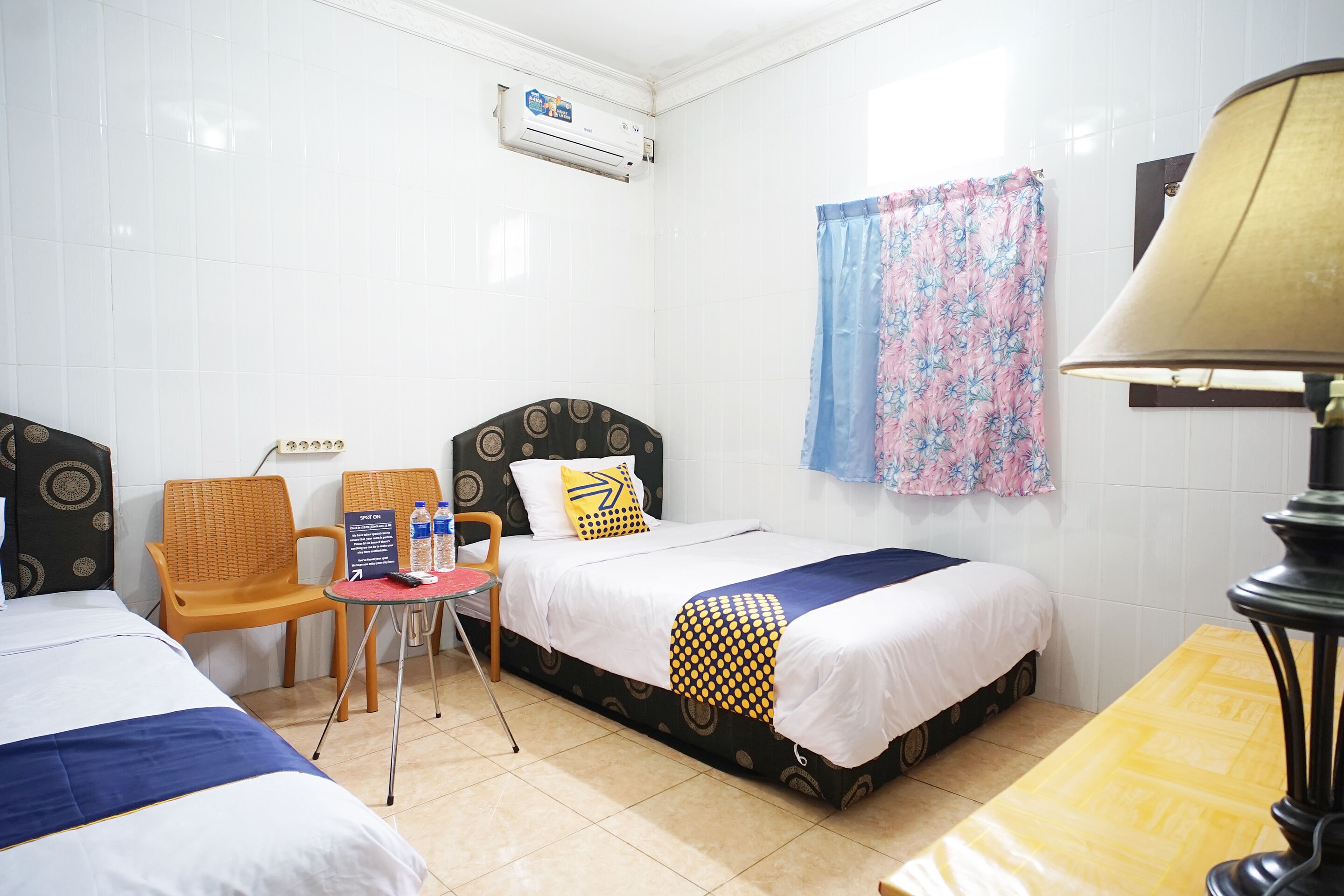 standard twin room | free wifi, bed sheets
