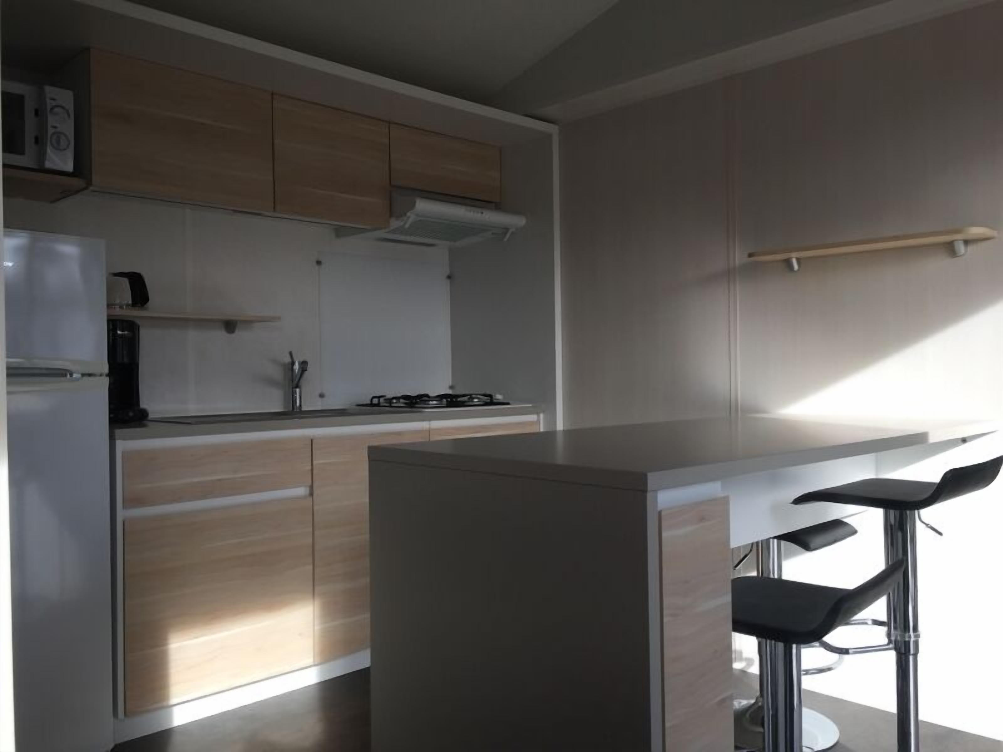 Mobile Home, 2 Bedrooms, Non Smoking | Private kitchen | Fridge, microwave, oven, stovetop
