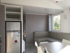 Mobile Home, 3 Bedrooms, Non Smoking | Living room | Flat-screen TV - Camping - Caravaning les Cerisiers Berck sur Mer (Verton)