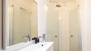 Unclassified image, 4 of 42, button - Stylish 3BR Apt w Balcony 5 min Walk from Beach (Tel Aviv)