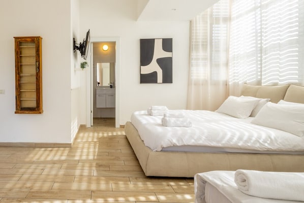 4 chambres, fer et planche à repasser