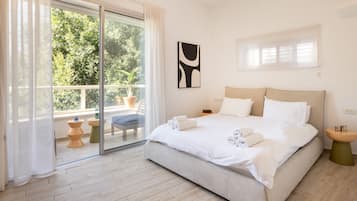 3 bedrooms, iron/ironing board