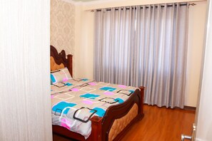 Appartamento familiare, 3 camere da letto | 3 camere, una scrivania, insonorizzazione, ferro/asse da stiro