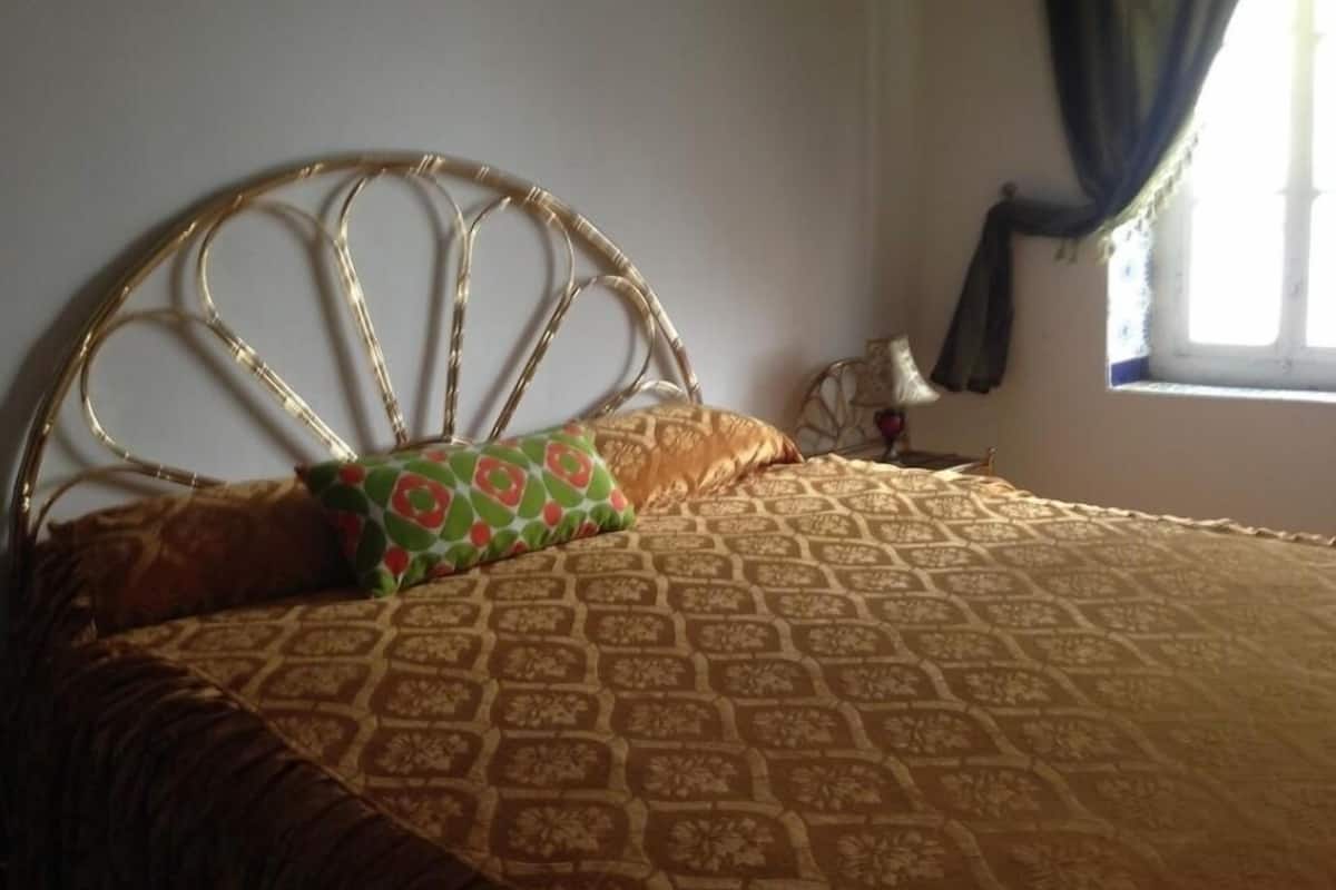 Quadruple Room | Cribs (free), WiFi (free), bed sheets