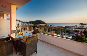 Family Suite, Sea View | Balcony view - Hotel Petrovac (Petrovac)
