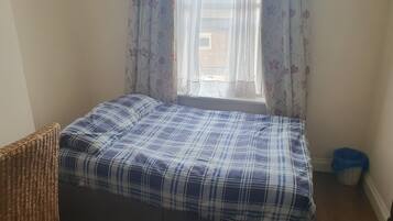 Iron/ironing board, free WiFi, bed sheets