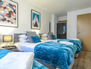 Departamento empresarial, 1 habitación | 1 habitación, decoración personalizada y muebles diferentes