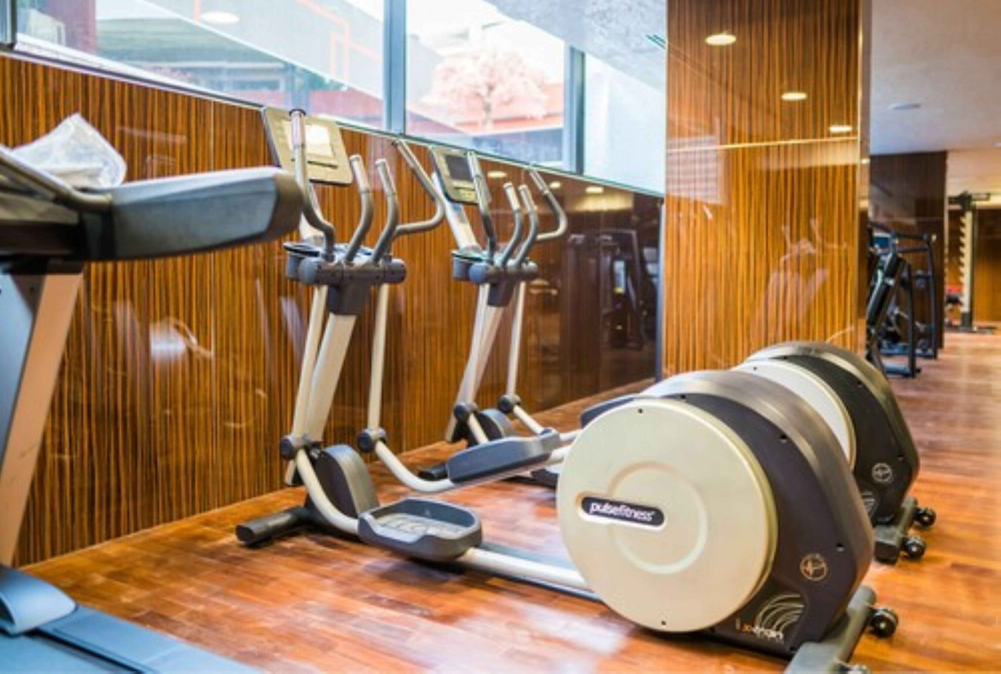 Photo - Bel Air Crest Hotel & Suites