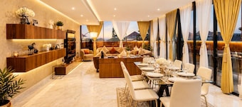 The Vynyard, Accra
