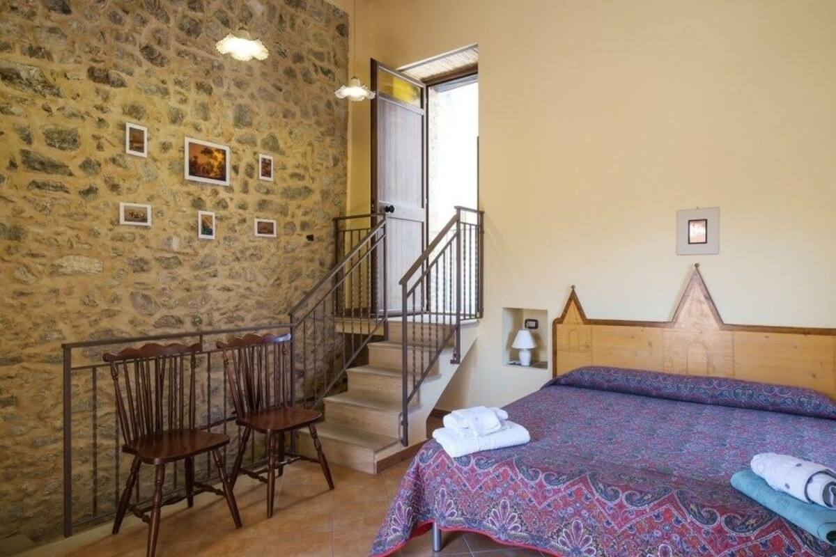 Habitación doble tradicional (Belvedere) | Decoración personalizada, muebles diferentes, escritorio y ropa de cama