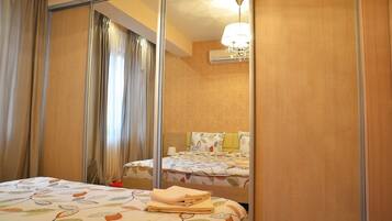 2 bedrooms, iron/ironing board, WiFi, bed sheets