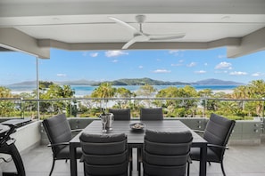 Outdoor dining - Lagoon 102, The Beach Shack, Hamilton Island (Hamilton Island)
