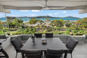 Outdoor dining - Lagoon 102, The Beach Shack, Hamilton Island (Hamilton Island)