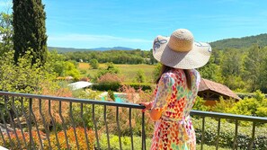 Property grounds - F2 - Air-conditioned apartment for 2 to 4 people  (Figanières)