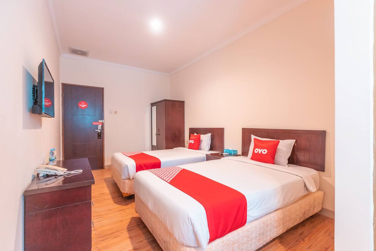 Habitación estándar con 2 camas individuales | Escritorio, wifi gratis, ropa de cama