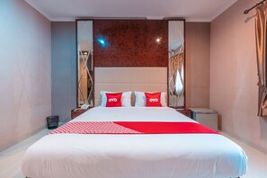 Suite – deluxe | Skrivebord, wi-fi (inkludert) og sengetøy