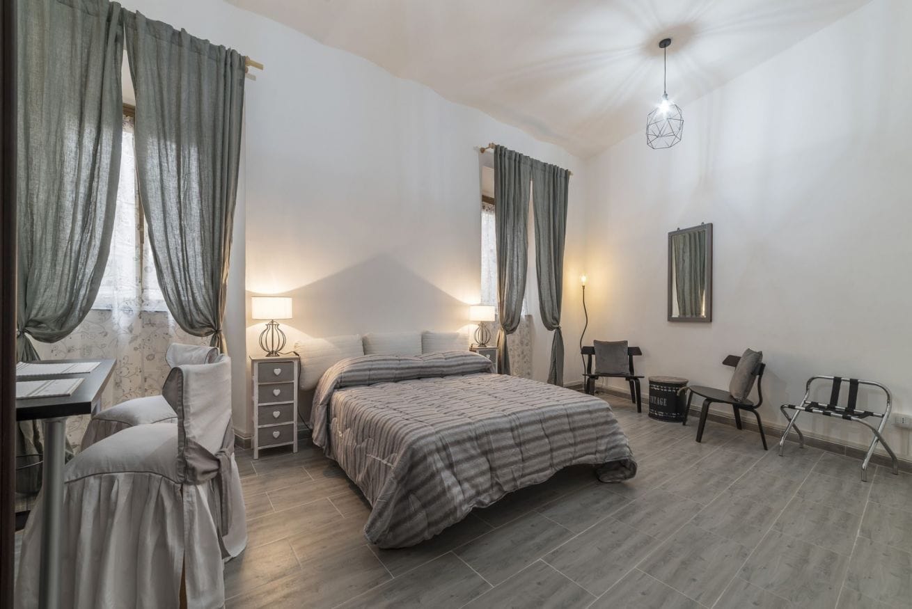 4 habitaciones, tabla de planchar con plancha y wifi 