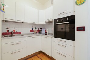 Mikrobølgeovn, ovn, opvaskemaskine