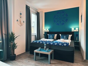 Klassieke kamer, 1 twee- of 2 eenpersoonsbedden | Een bureau, een laptopwerkplek, geluiddichte muren, gratis wifi
