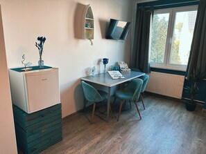 Desk, laptop workspace, soundproofing, free WiFi - ORCA Hotel am Elbschloss (Dresden)