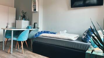 Classic Single Room | Desk, laptop workspace, soundproofing, free WiFi