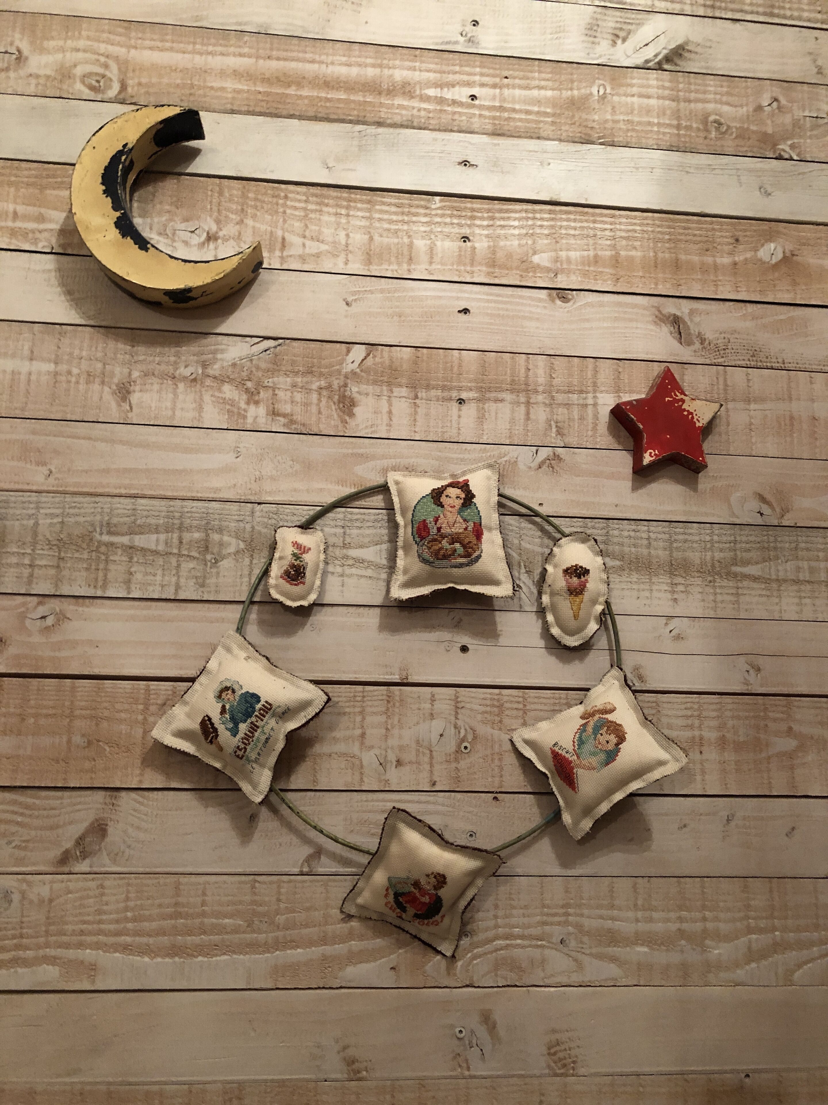 Double Room | Katil bayi/kot (surcaj), Wi-fi percuma, cadar katil 