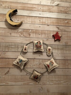 Double Room | Katil bayi/kot (surcaj), Wi-fi percuma, cadar katil 