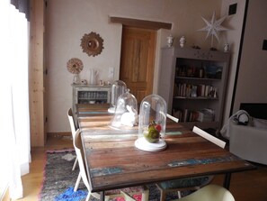Interior - La Maison Bleue (L'Isle-sur-la-Sorgue)