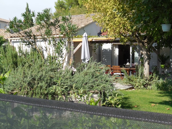 Terrace/patio - La Maison Bleue (L'Isle-sur-la-Sorgue)