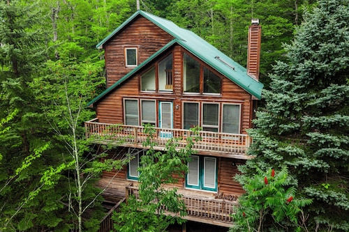 NP22-Cute and quaint! Minutes to Towns/skiing!! Pets OK!