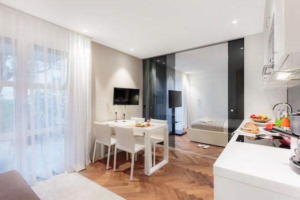 Desk, laptop workspace, iron/ironing board, free WiFi - VISIONAPARTMENTS Zurich Bellariastrasse (Zürich)