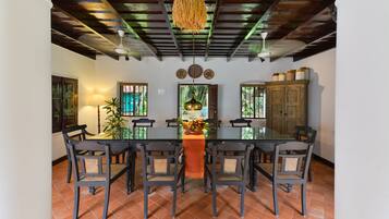 Daily cooked-to-order breakfast for a fee