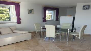 Apartment, 1 Bedroom (2) | Living area