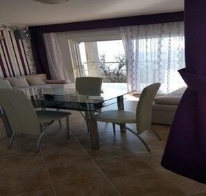 Apartment, 1 Schlafzimmer (2) | Wohnbereich | Flachbildfernseher