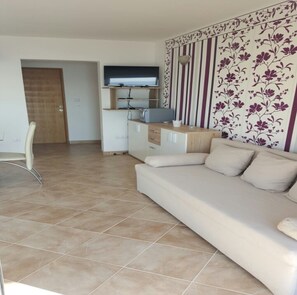 Apartment, 1 Schlafzimmer (2) | Wohnbereich | Flachbildfernseher